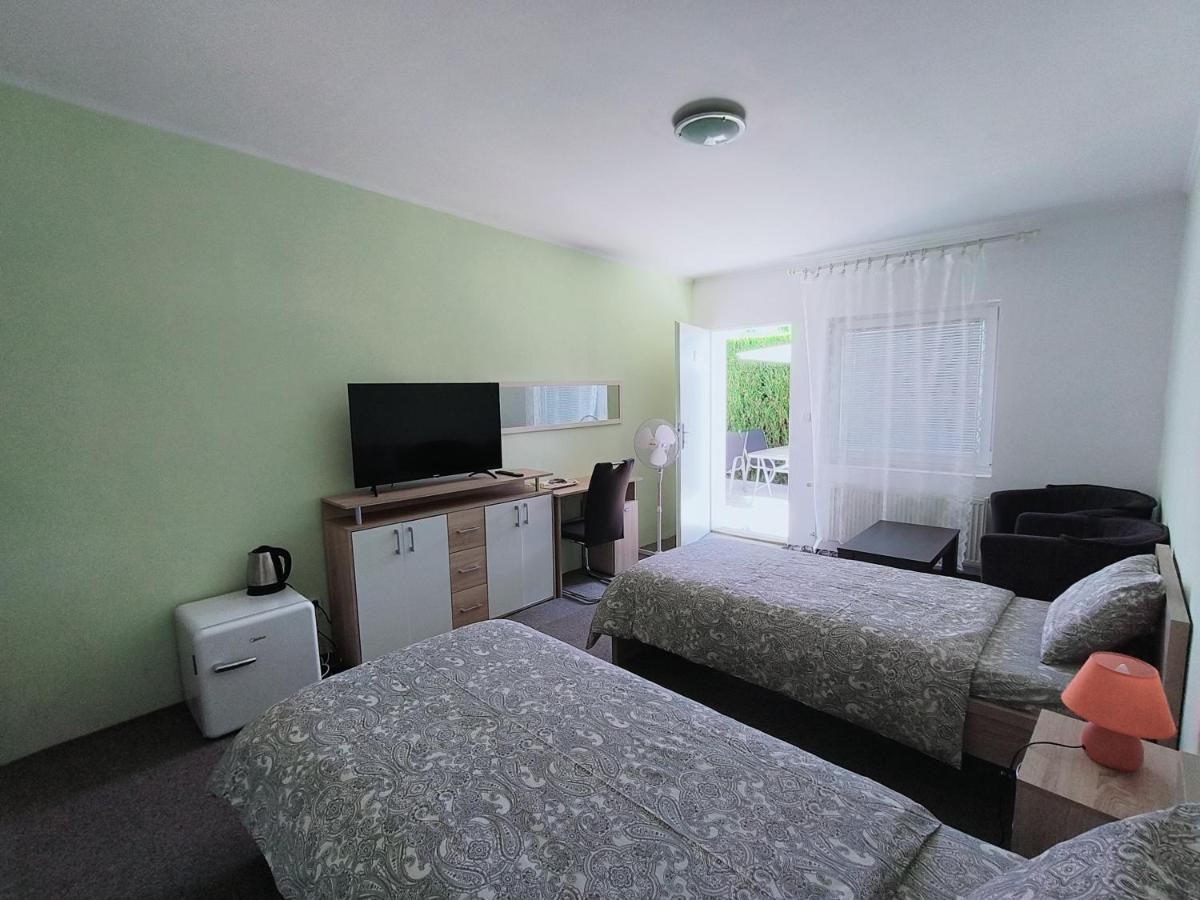 Cozy Room With Garden In Bratysława Zewnętrze zdjęcie