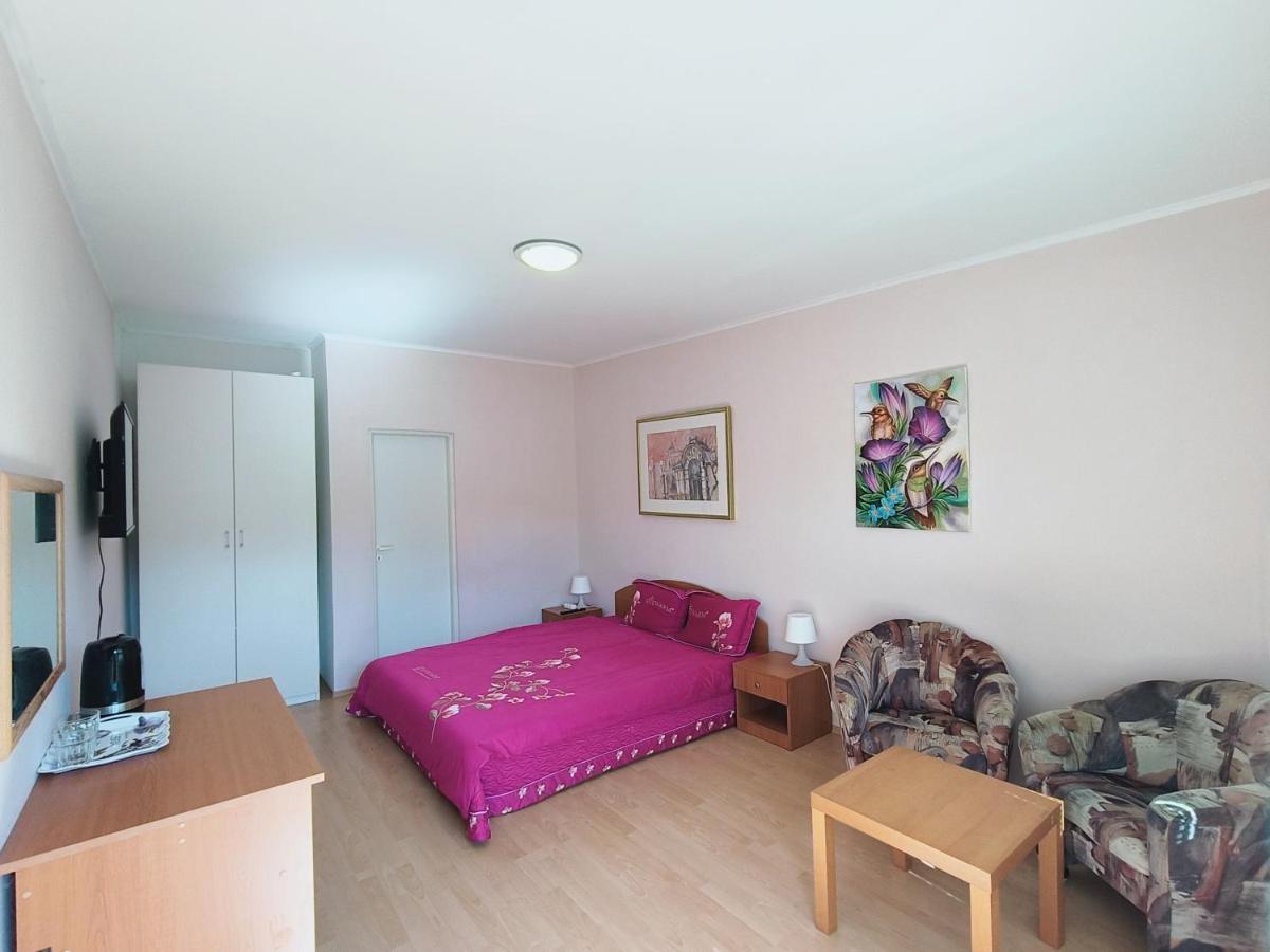 Cozy Room With Garden In Bratysława Zewnętrze zdjęcie