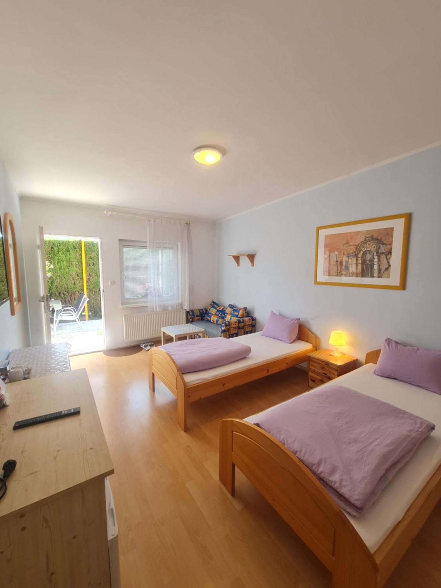 Cozy Room With Garden In Bratysława Zewnętrze zdjęcie