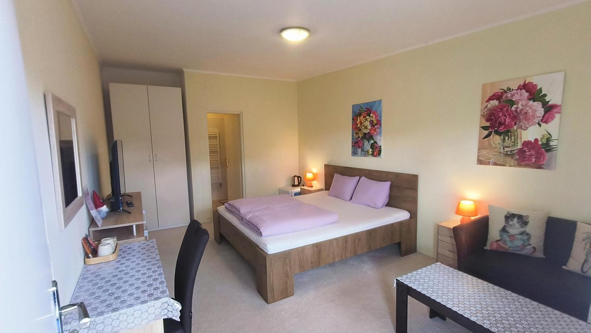 Cozy Room With Garden In Bratysława Zewnętrze zdjęcie